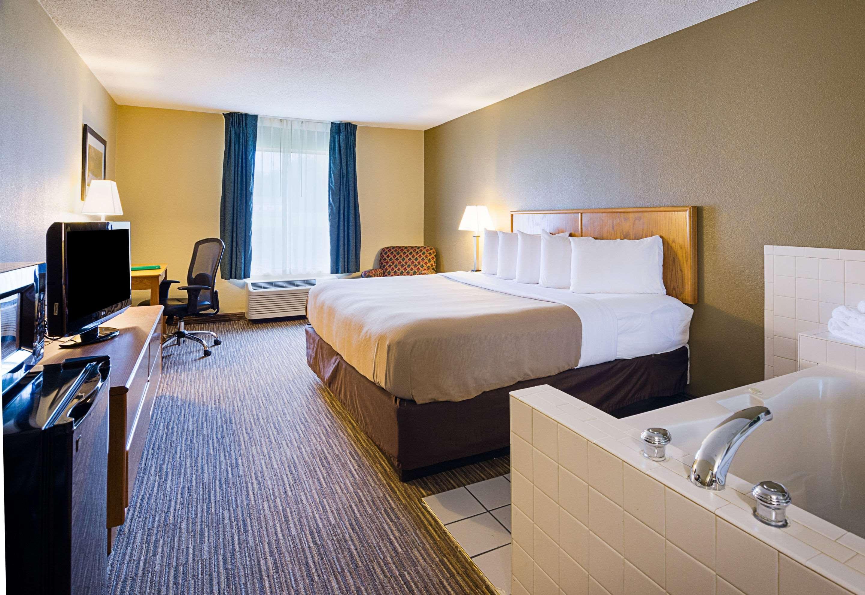 Quality Inn Princeton Exterior photo